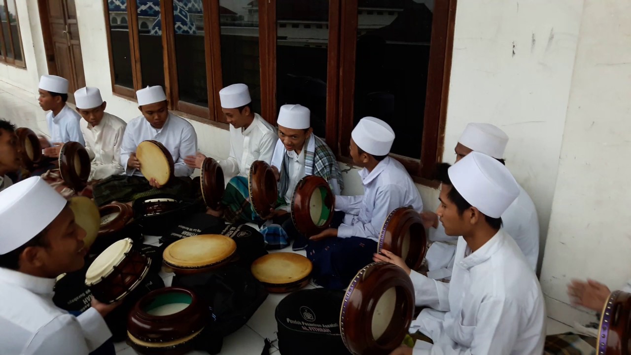 Olahraga rebana di pondok pesantren Al Fithrah