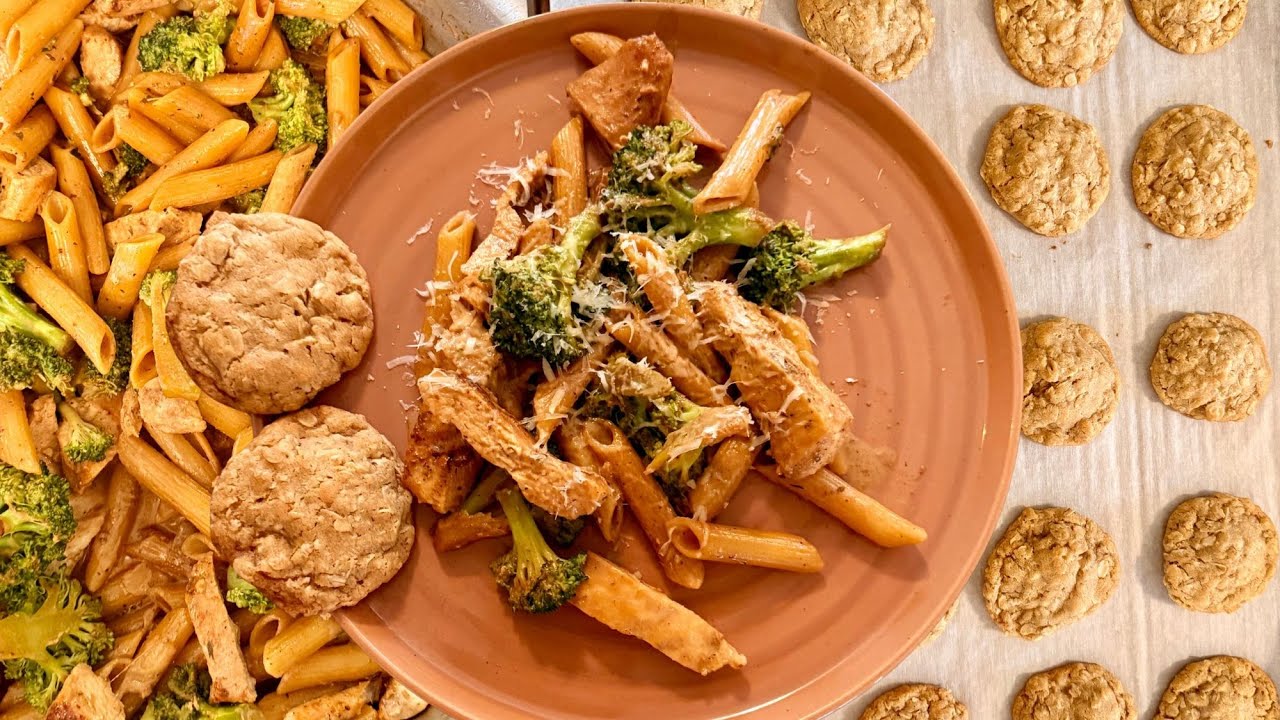 Creamy Chicken Broccoli Alfredo Pasta + Best Classic Oatmeal Cookies | Homemade Dinner & Dessert