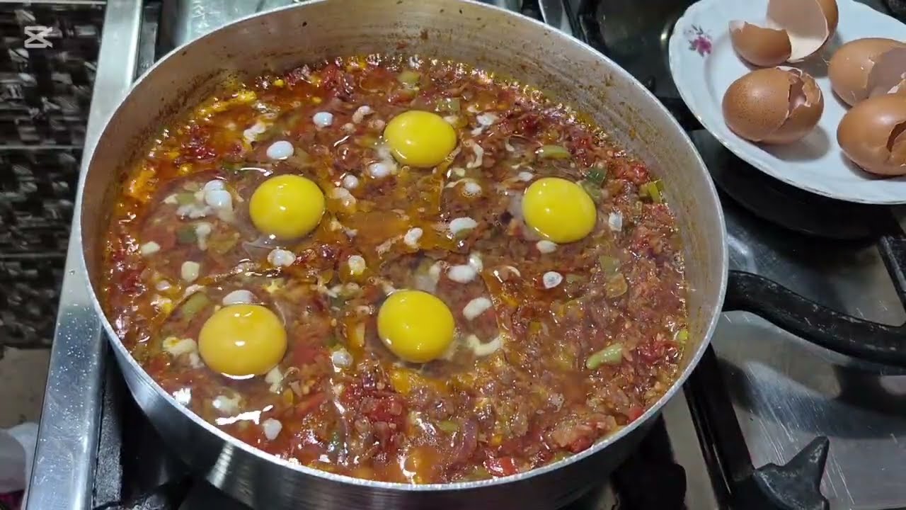 الاكله اللي مستحيل يتشبع منها بدون لحوم (شكشوكه بيض)اكله بسيطه وخطييييره 