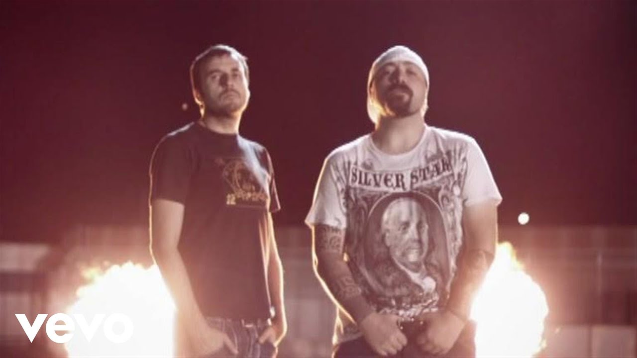 Club Dogo - Brucia Ancora ft. J. Ax