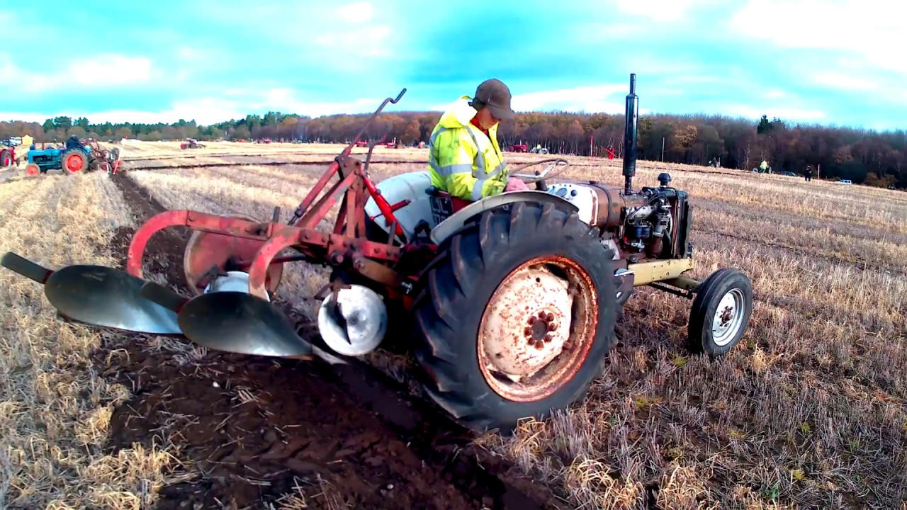 1969 David Brown 780 Selectamatic 3.2 Litre 4-Cyl Diesel Tractor With Plough
