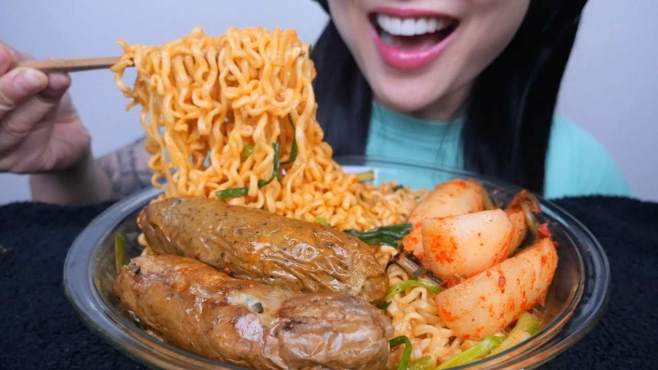 SPICY NOODLES + CHEESY SAUSAGE + RADISH KIMCHI (ASMR EATING SOUNDS) NO TALKING | SAS-ASMR
