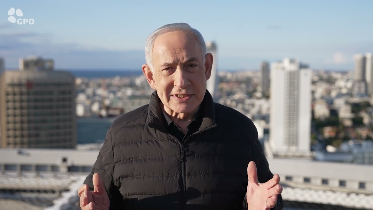 ראש הממשלה בנימין נתניהו על גג הקריה בתל אביב: 