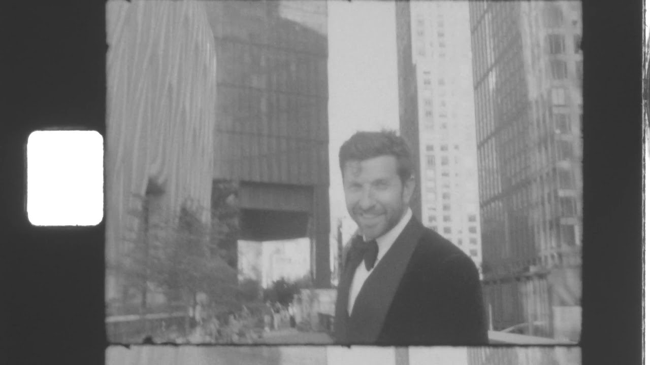 Brett Eldredge - God Rest Ye Merry Gentlemen (Official Music Video)
