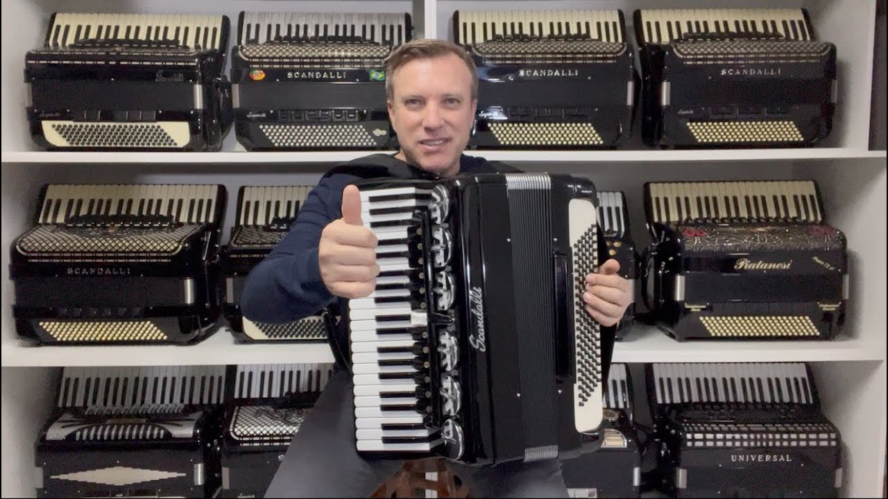 Acordeon Scandalli modelo Brevetto - 4/5 de voz - 13/6 Registros - 48 cm - Jeferson Oliveira