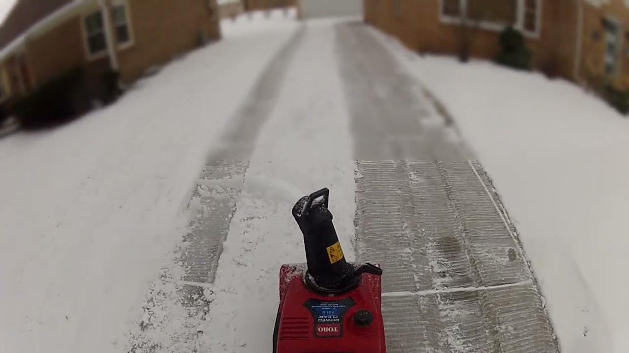 Blowing snow with Toro 721e Winter 2026