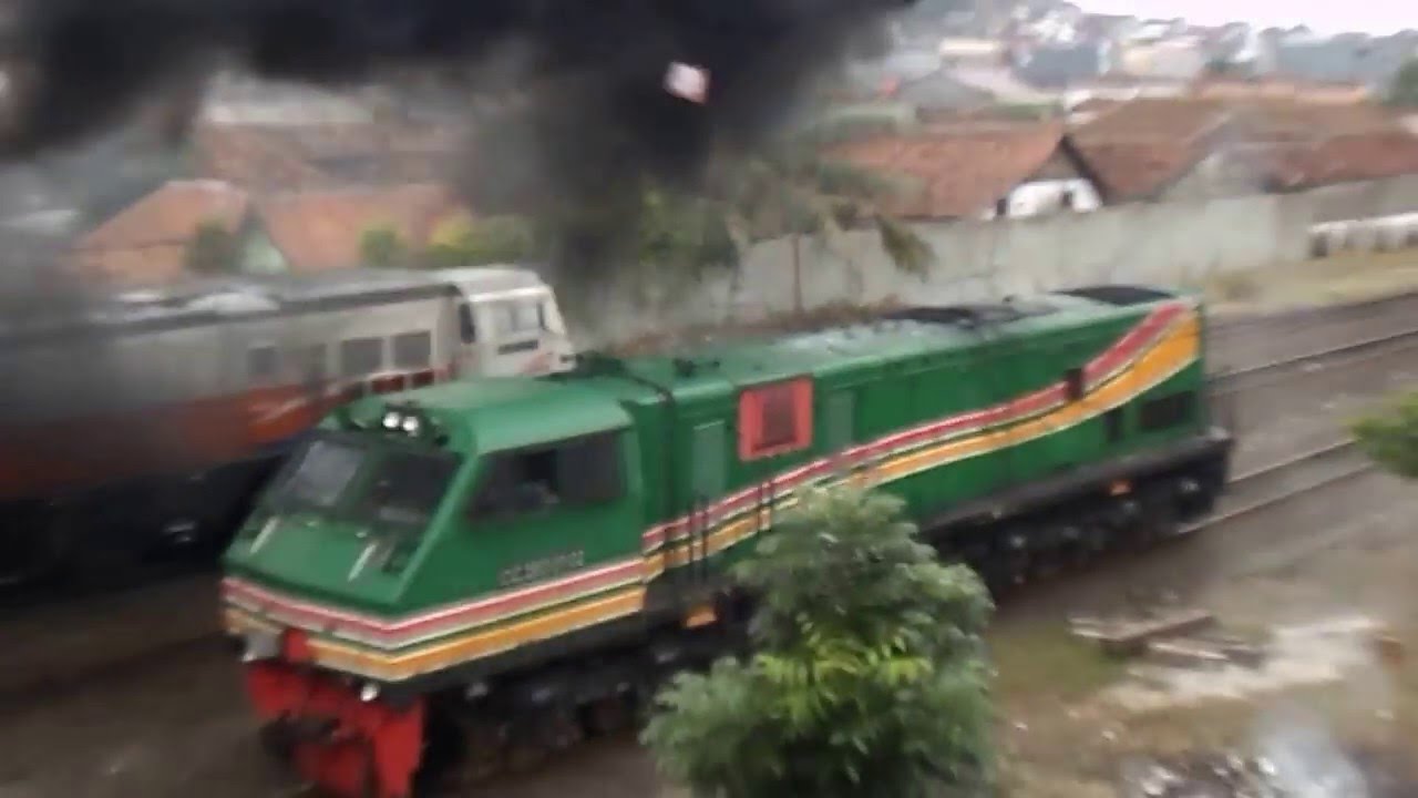 Lokomotif PT TEL mengamuk di Dipo Stasiun Tanjung Karang