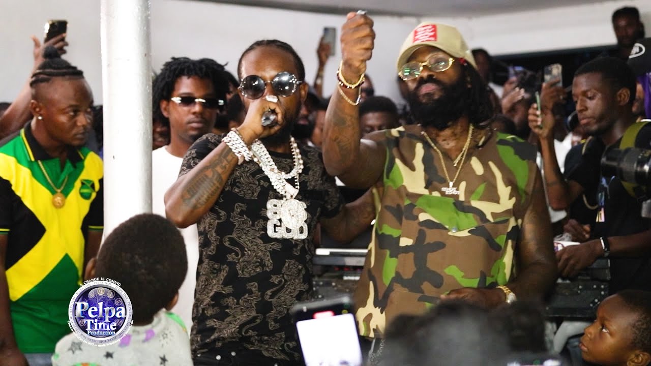 POPCAAN, 10TIK и Таррус Райли делают сюрприз детям на Popcaan OFF TO SCHOOL TREAT