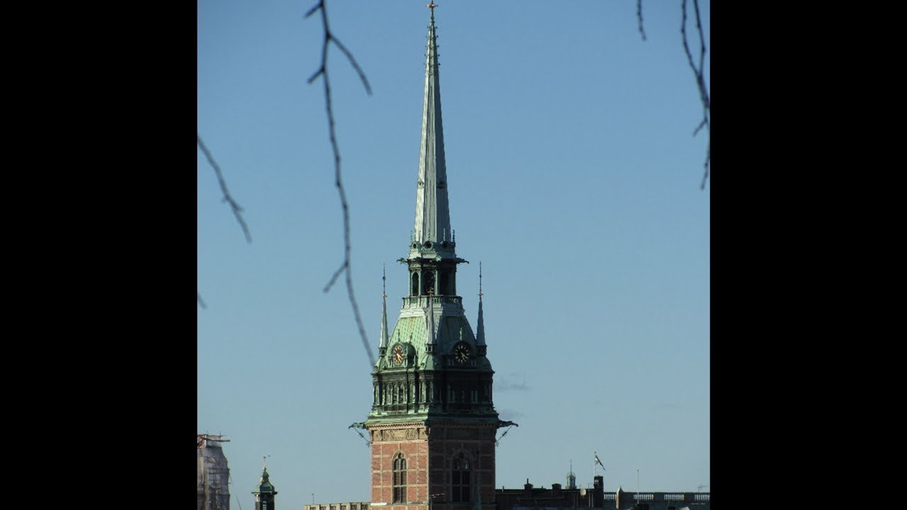 Tyska kyrkan i Stockholm - angångsringning med de två mellanklockorna (bildspel, 4 inspelningar)
