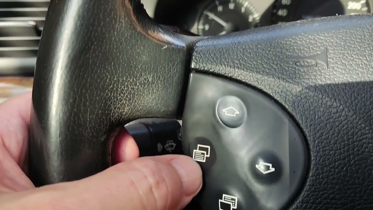 Mercedes W211 Uhrzeit einstellen, Mercedes E Klasse Uhr stellen.