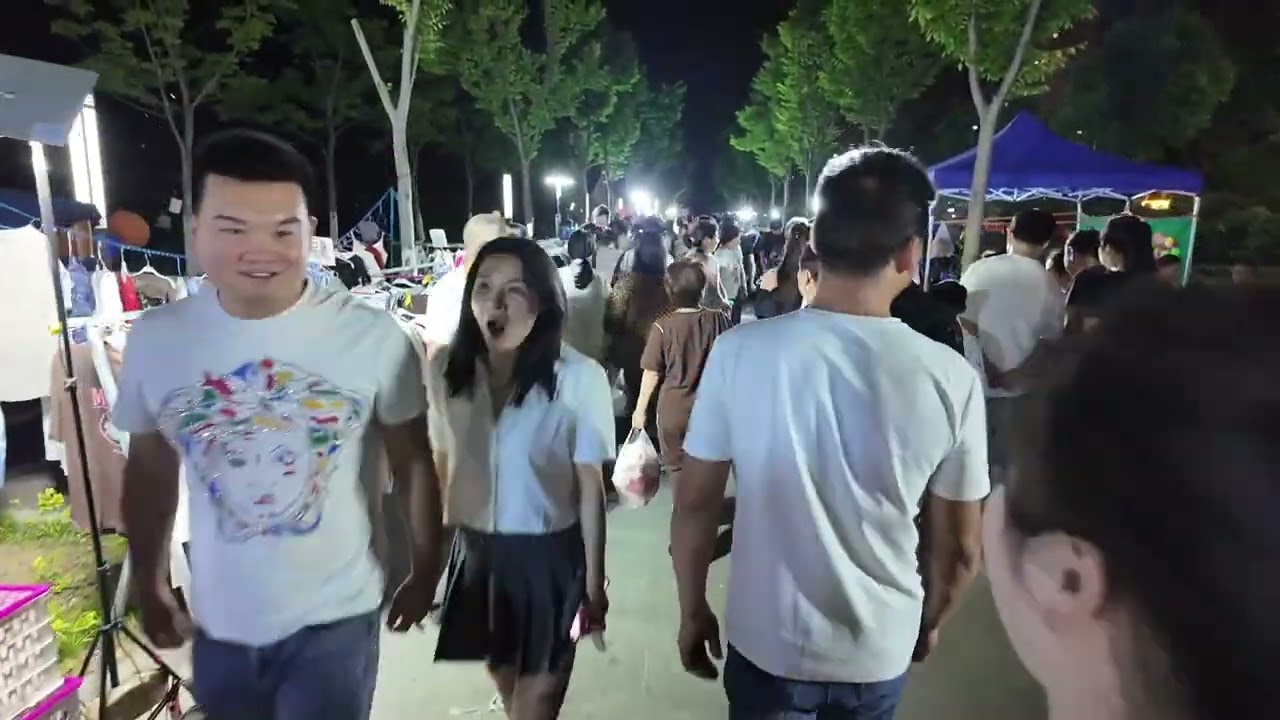 探访湖北省天门市最大的北湖公园夜市，天门网红打卡地