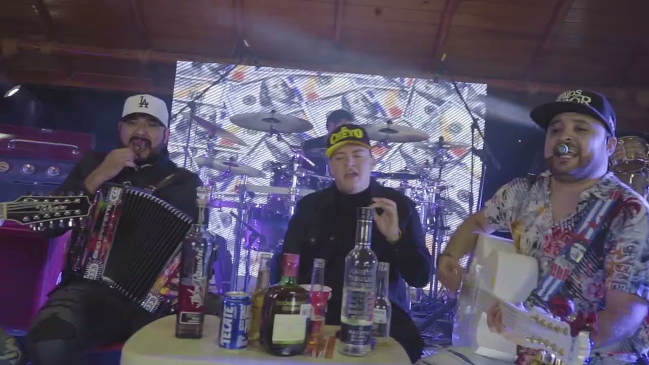 De nombre Arturo El Cheyo x Los hijos del señor (En Vivo) - Los hijos del señor