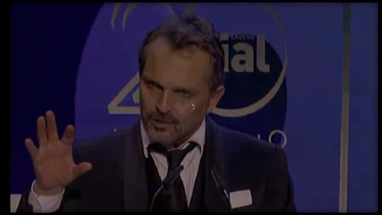 [22.feb.2011] Premios Cadena Dial - Miguel Bosé & Ricky Martin
