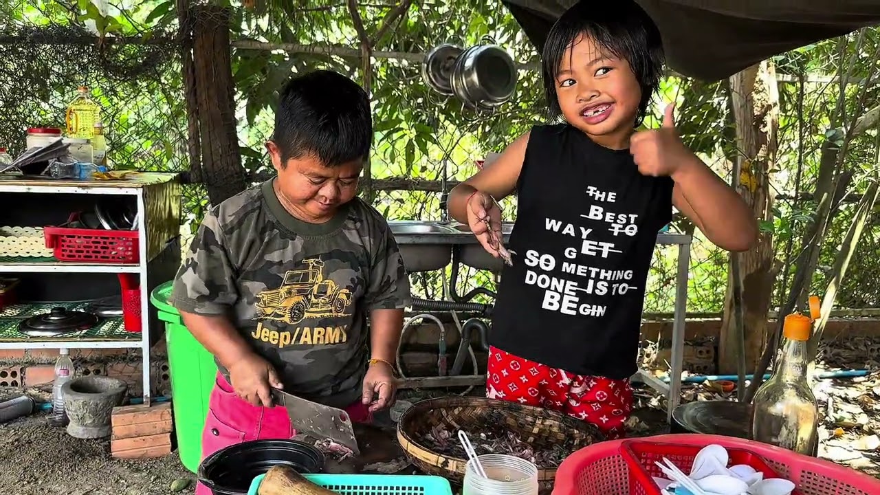 សកម្មភាពនាយក្រិន និងកូនៗធ្វើម្ហូប/ Neaykren Battambang