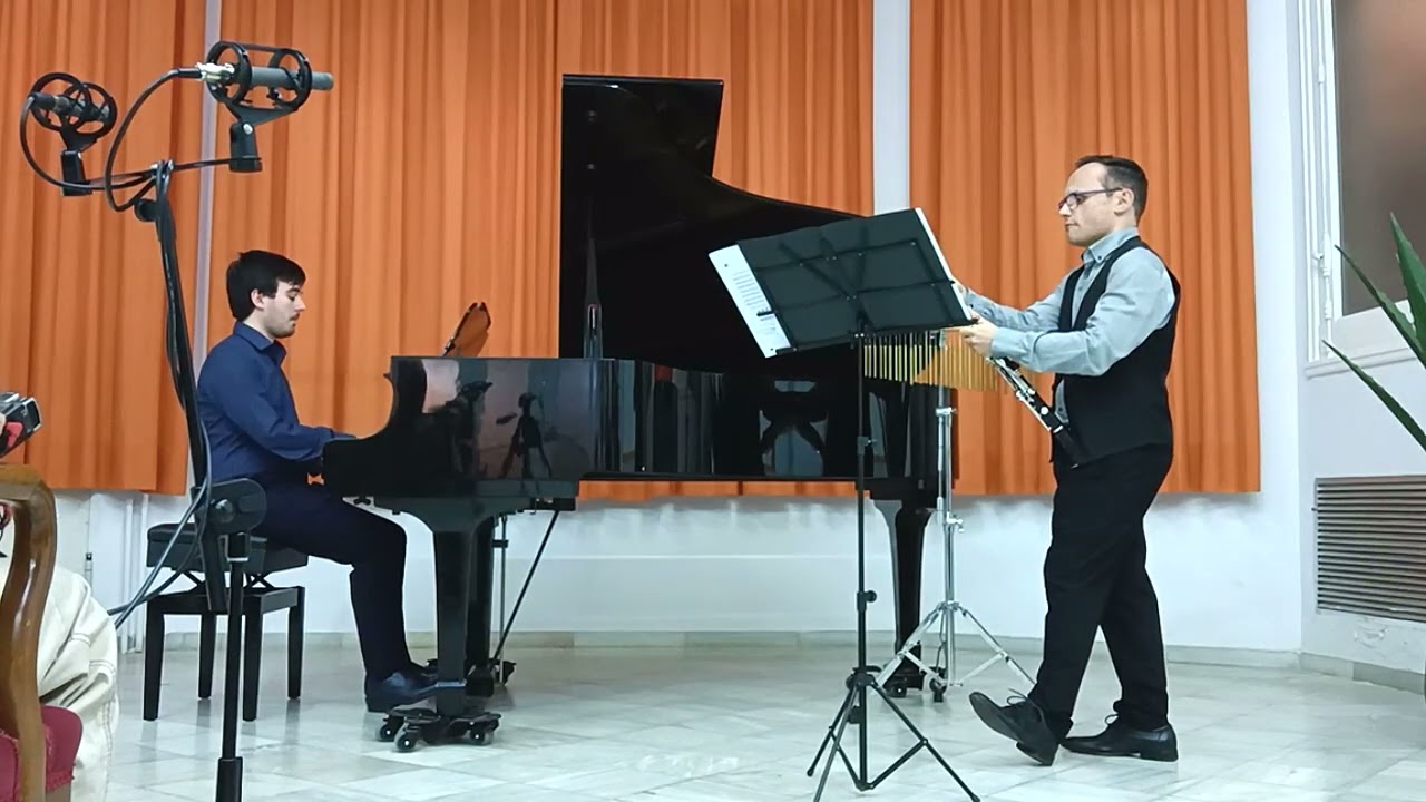 Sonata for clarinet and piano. Paul Harvey