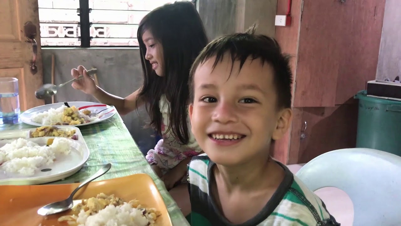 RAISING KIDS IN THE PHILIPPINES - CUTE MORNING WITH THE KIDS