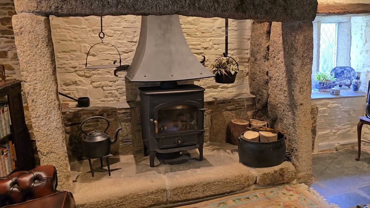 Fine & Country | £950K Grade II Manor House in Devon
