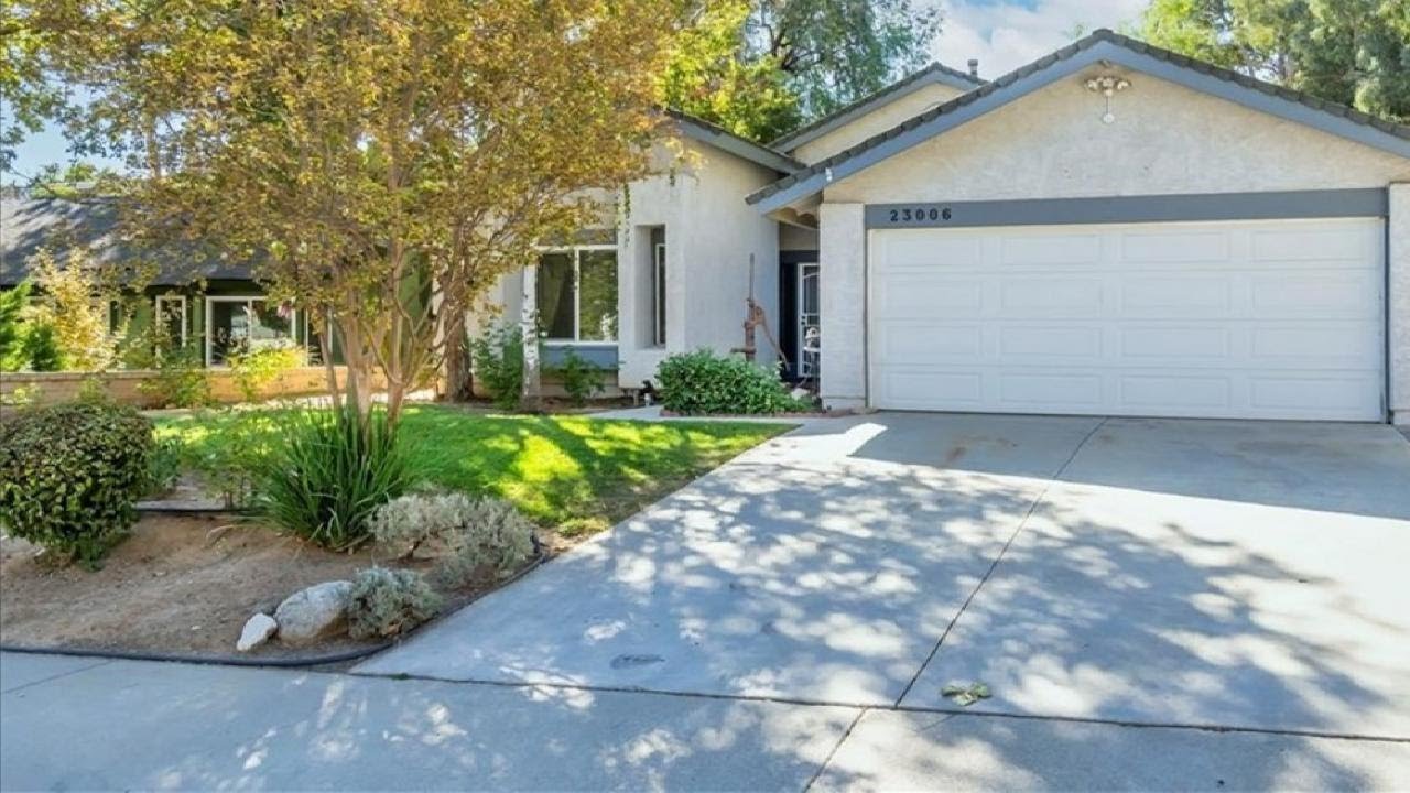 23006 Tupelo Ridge Drive, Valencia, CA Presented by Lynda Campbell.