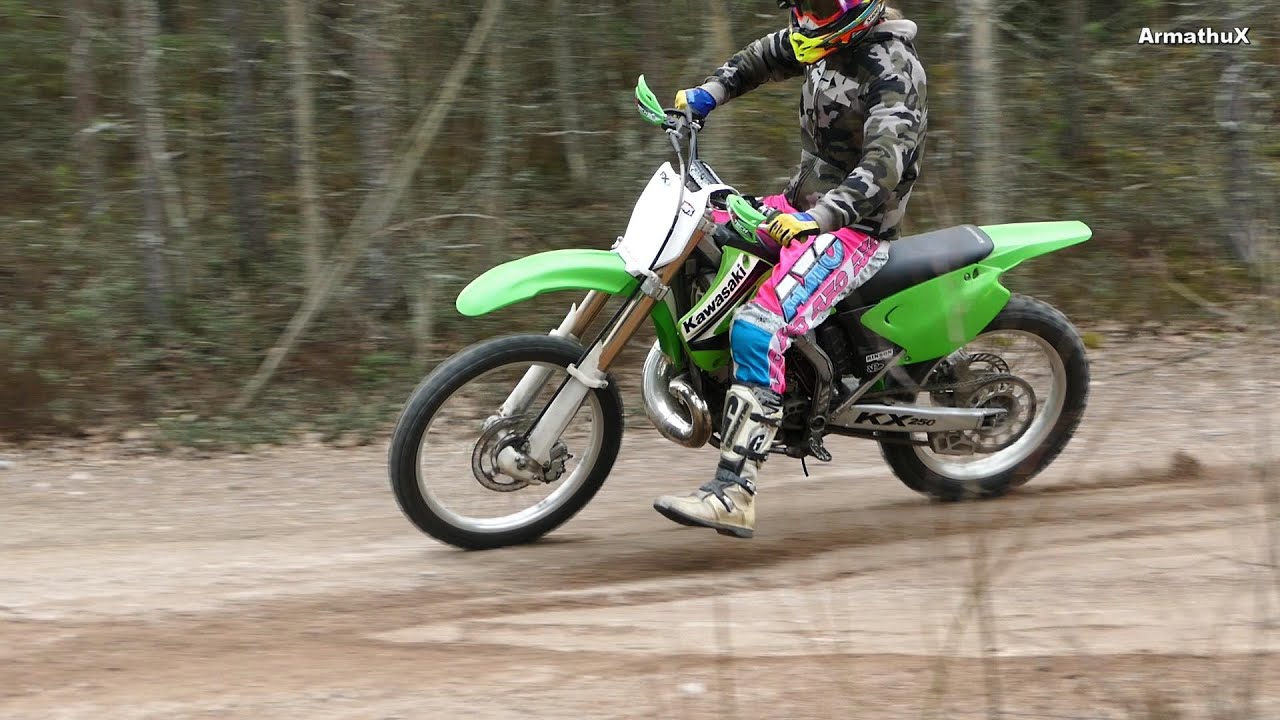 Kawasaki KX250cc 2-Stroke - Full Braaps (Raw)