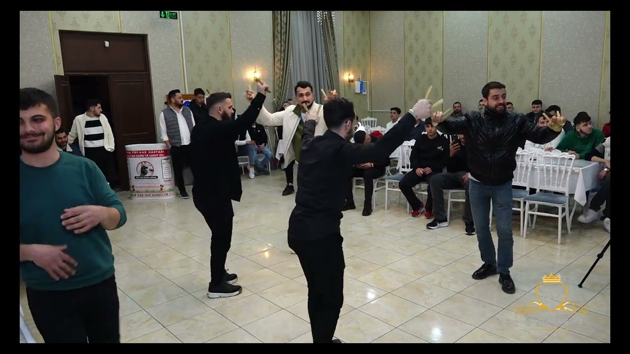 BİTİRİM VOLKAN - EVLERİNİN ÖNÜ - EMRECAN ELİBOL VE ALİ FUAT BİÇER OYNAR - ( CANLI PERFORMANS 2025 )