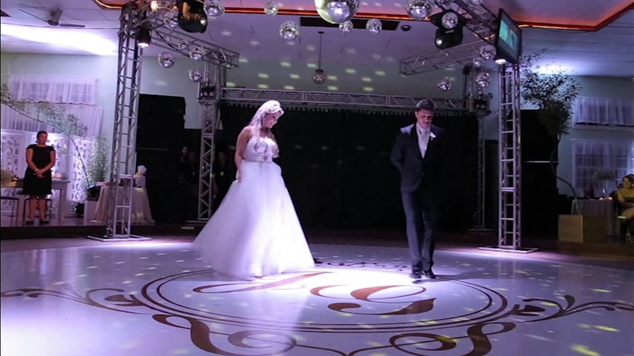 Dança dos noivos Gesiel e Juliana Valsa + Pout pourri Bom Demais!!!