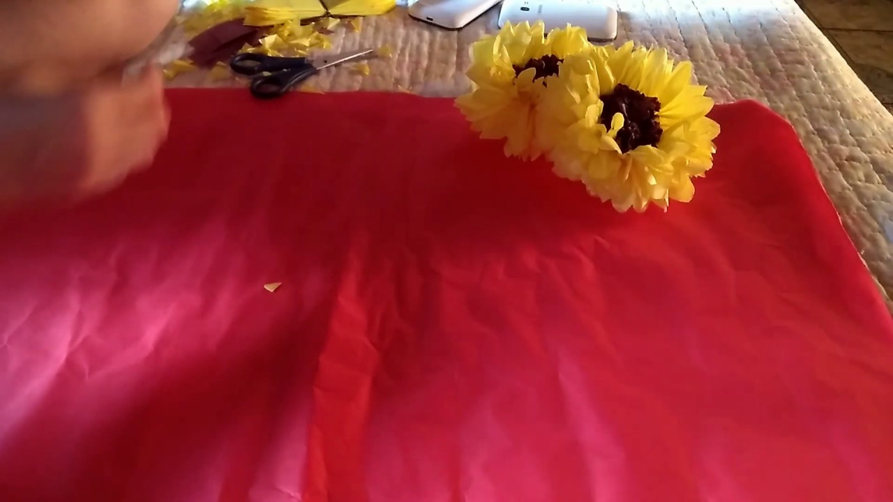 Girassol de papel seda,crepom ou sacola plástica.