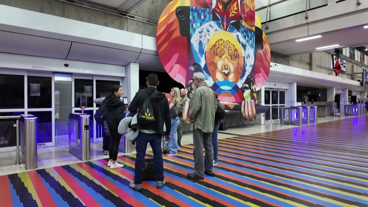 Aeropuerto de Caracas reanuda vuelos con tráfico reducido tras ataques estadounidenses