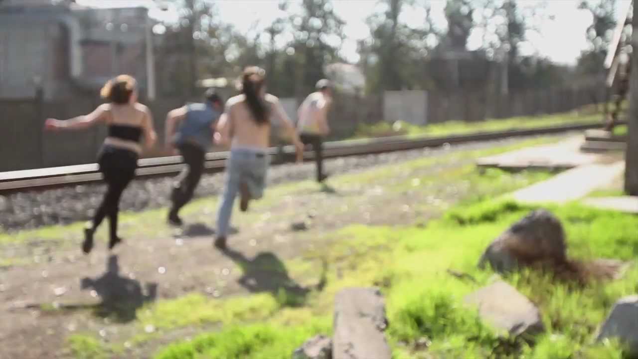 COSMONAUTAS - TESTIGOS (Video Oficial)