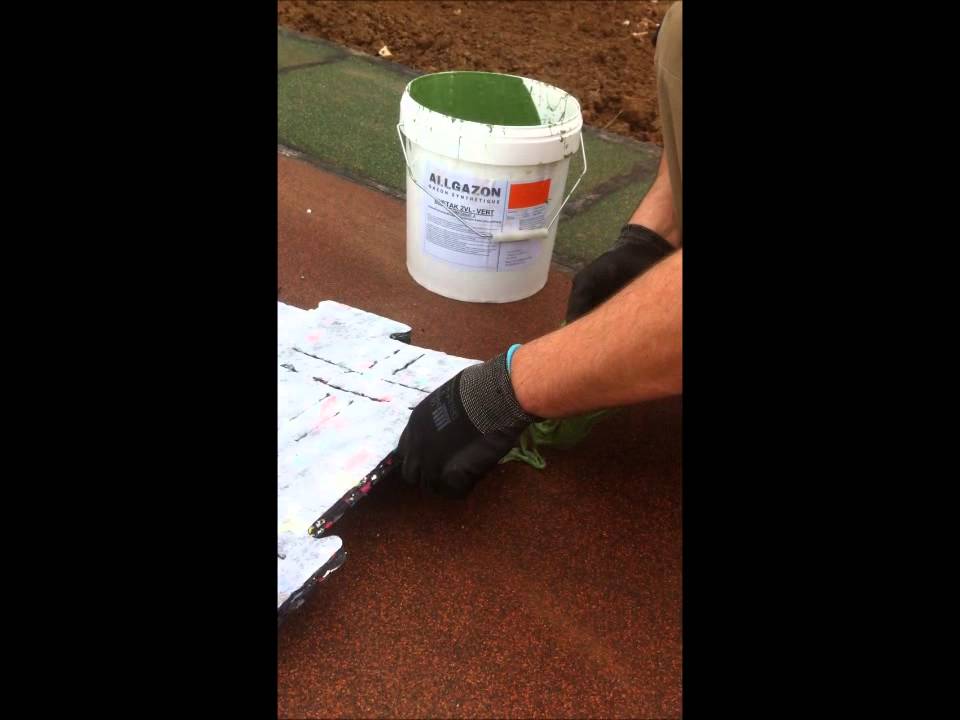 R&eacute;alisation d'une aire de jeux en sous couche amortissant Allgazon