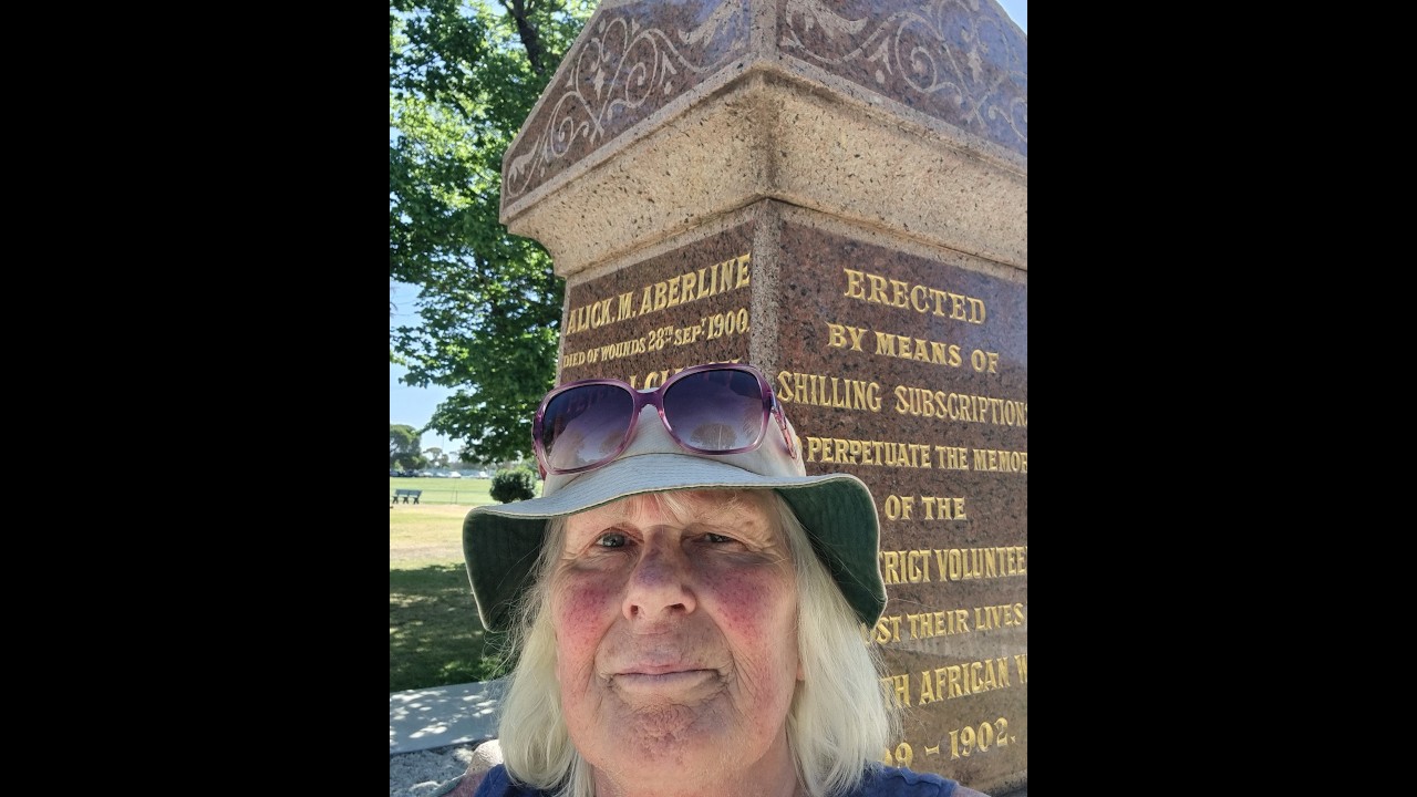 The run home - Warren NSW to home, Boer war monuments , Condobolin and Hay and other sights