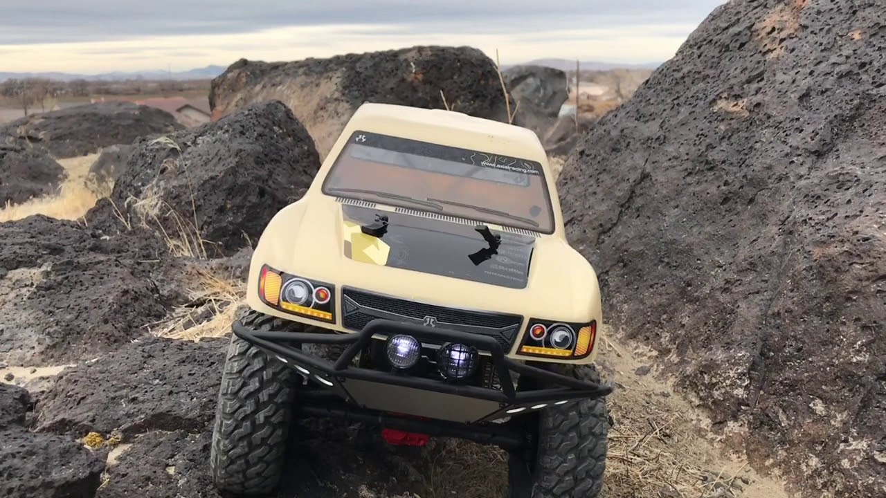 AX90059 Axial Racing SCX10 II Trail Honcho Christmas Eve Trailing