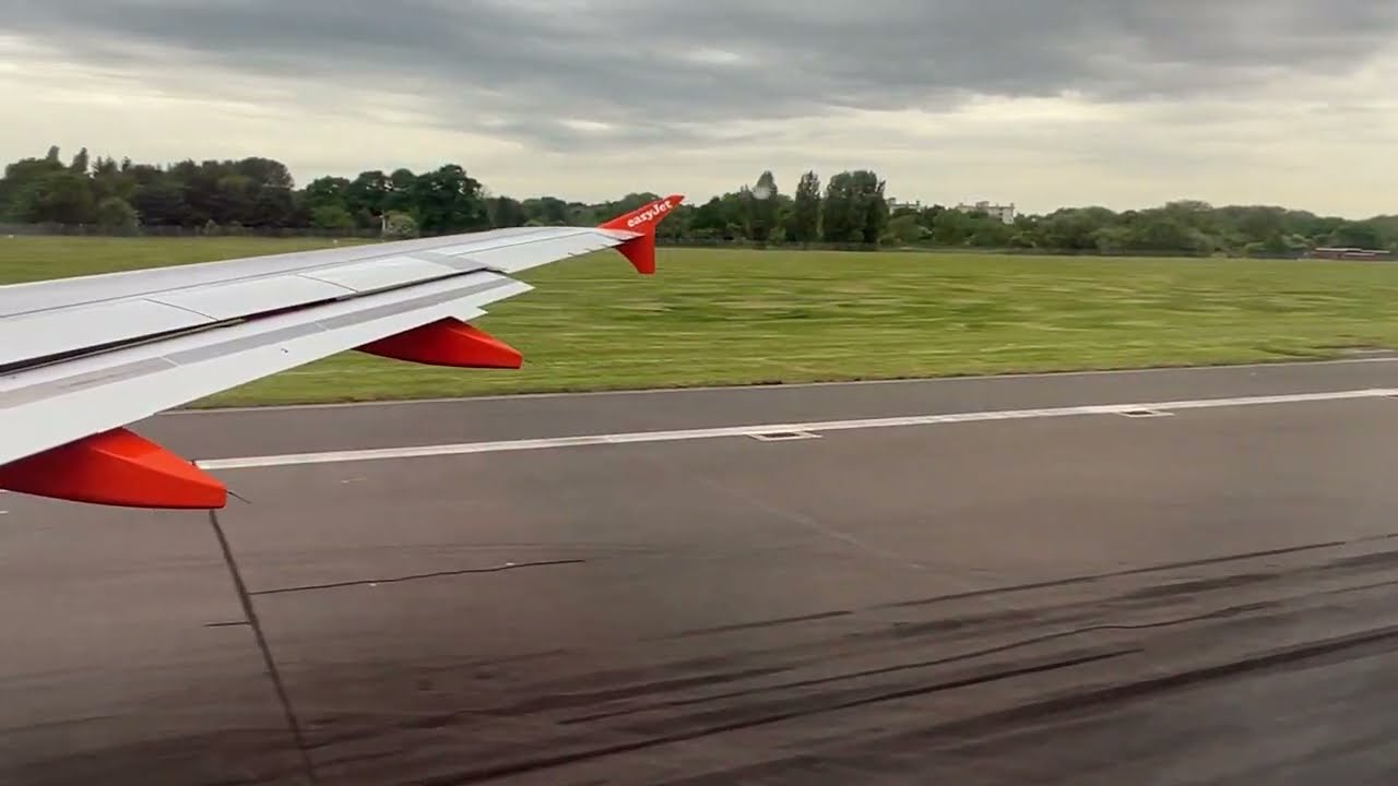 Easyjet - take off from Glasgow Airport