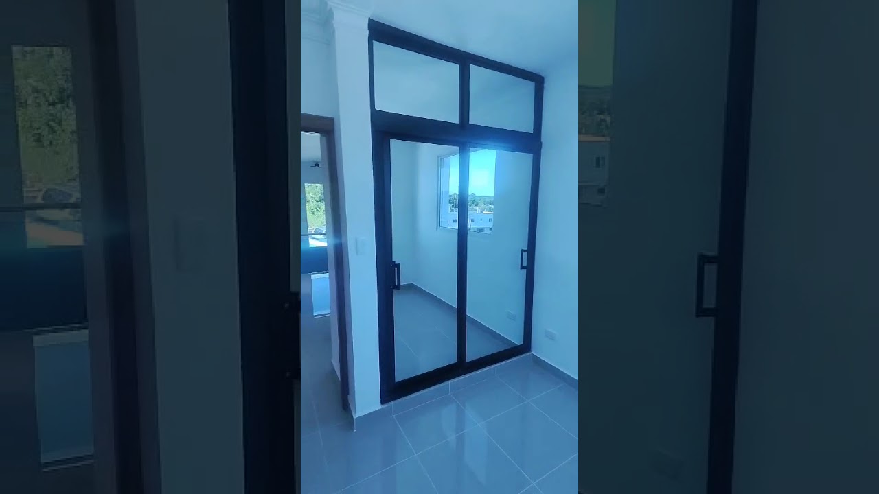 SE VENDE CASA NUEVA DE 2 NIVELES CON PISCINA SAN CRISTÓBAL. RD. PRECIO: $13.2.  CEL. 829 986 9752 