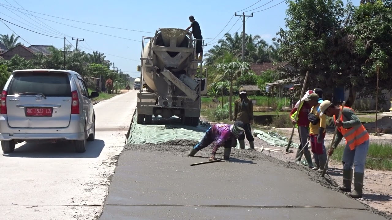 road casting process #automobile #xcavator #driver 