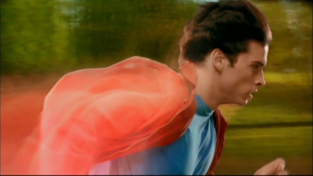 Clark Kent's Powers - Super Speed -- (Smallville - S3; E3-6)