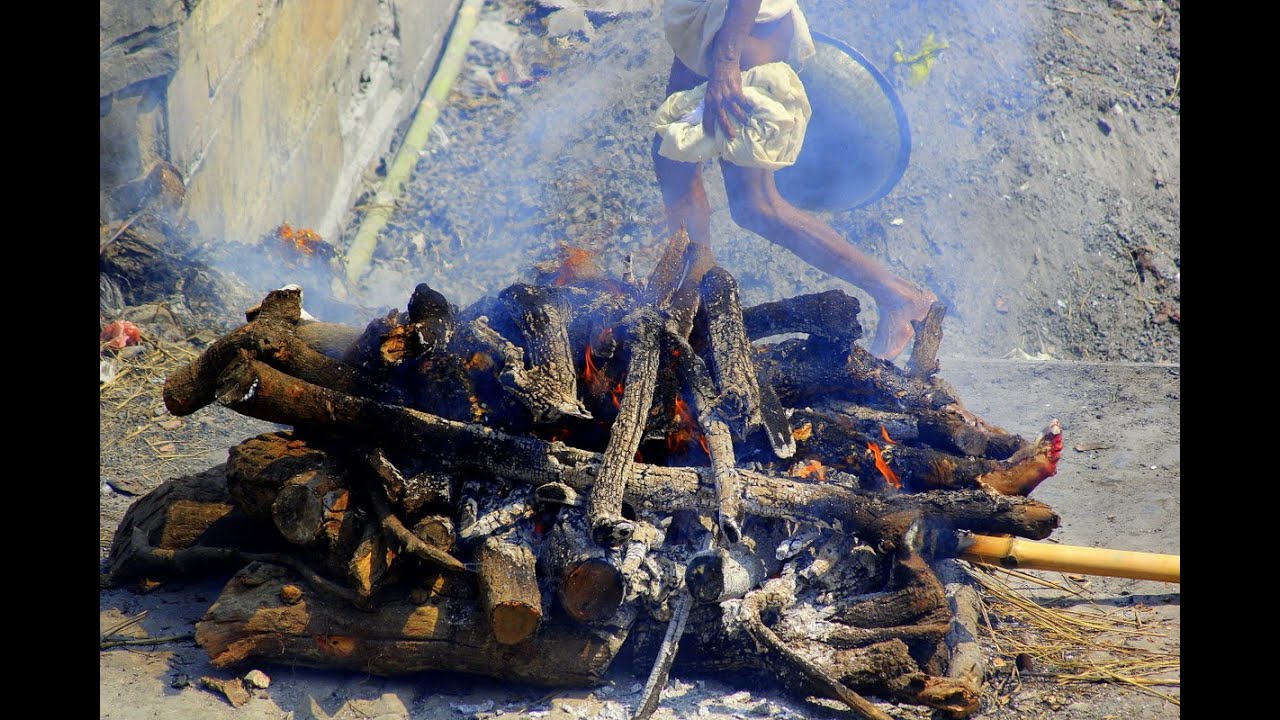 INDIA - VARANASI - (PART 2) - BURNING GHAT - BODY CREMATION (Full HD)
