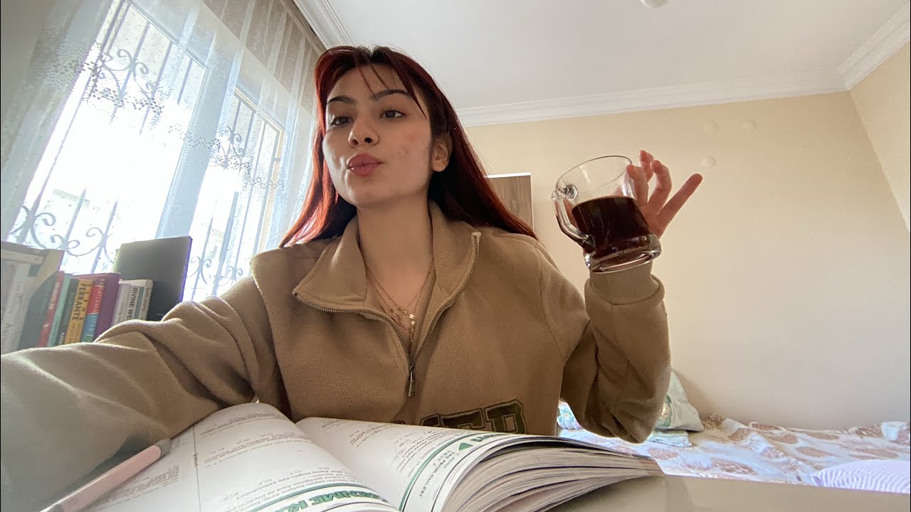 cokca kitap okuyor ve arkadaslarimla bulusuyorum/vlog