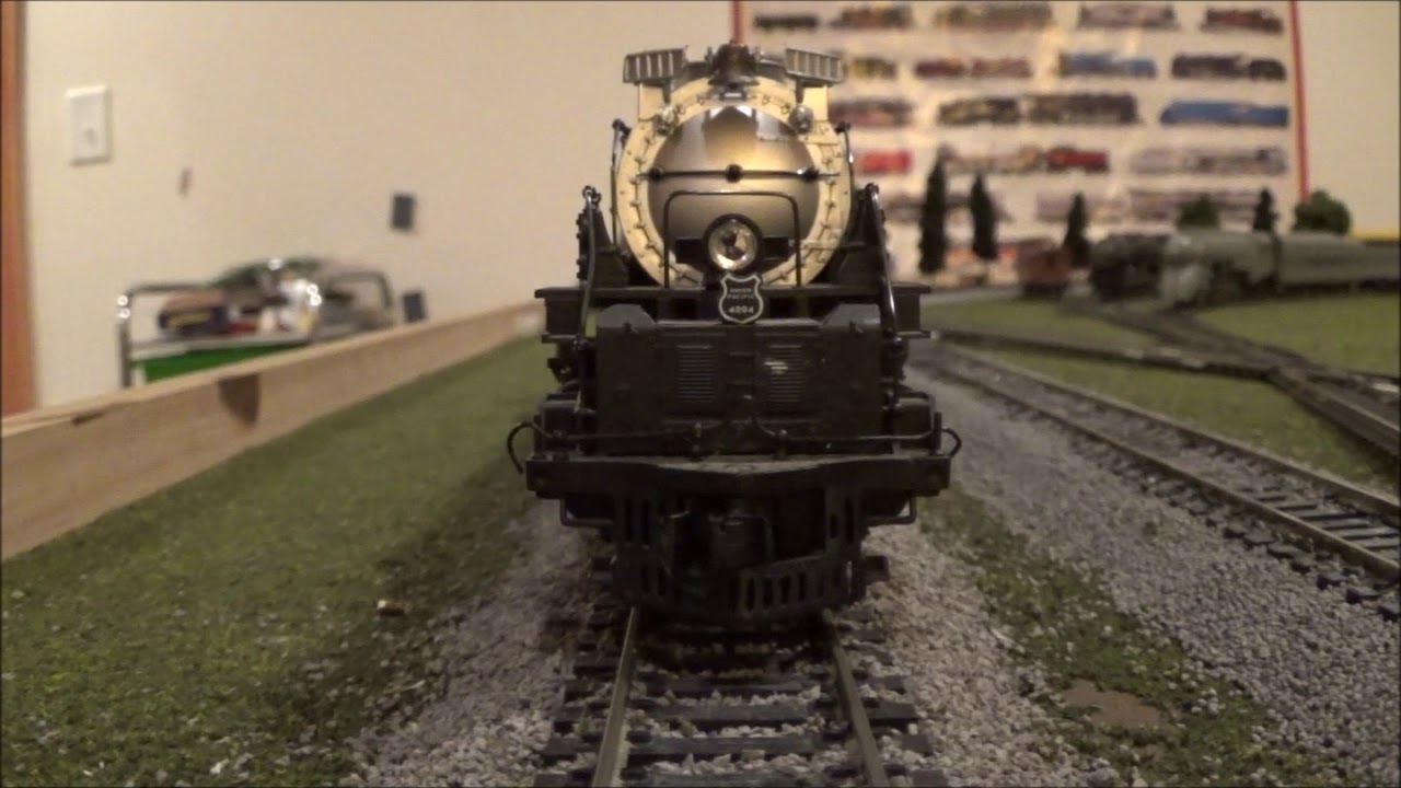 Rivarossi 4-8-8-4 Big Boy 4004 Review and Run