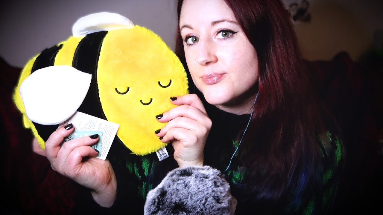 ASMR - 🎄Christmas Gifts ✨ tapping/whispering 🌛