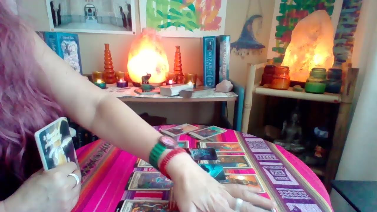 ESCORPIO!!🔮Est&aacute;s volviendo loco a alguien, no sabe por donde entrar!! Te quiere conquistar si o si!!