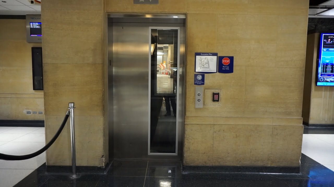 2x Montgomery hydraulic elevators @ Chicago Union Station (Canal Street), Chicago, IL