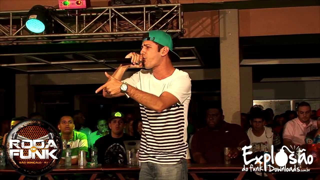 MC Orelha :: Medley ao vivo como você nunca viu na Canal Funk Carioca::
