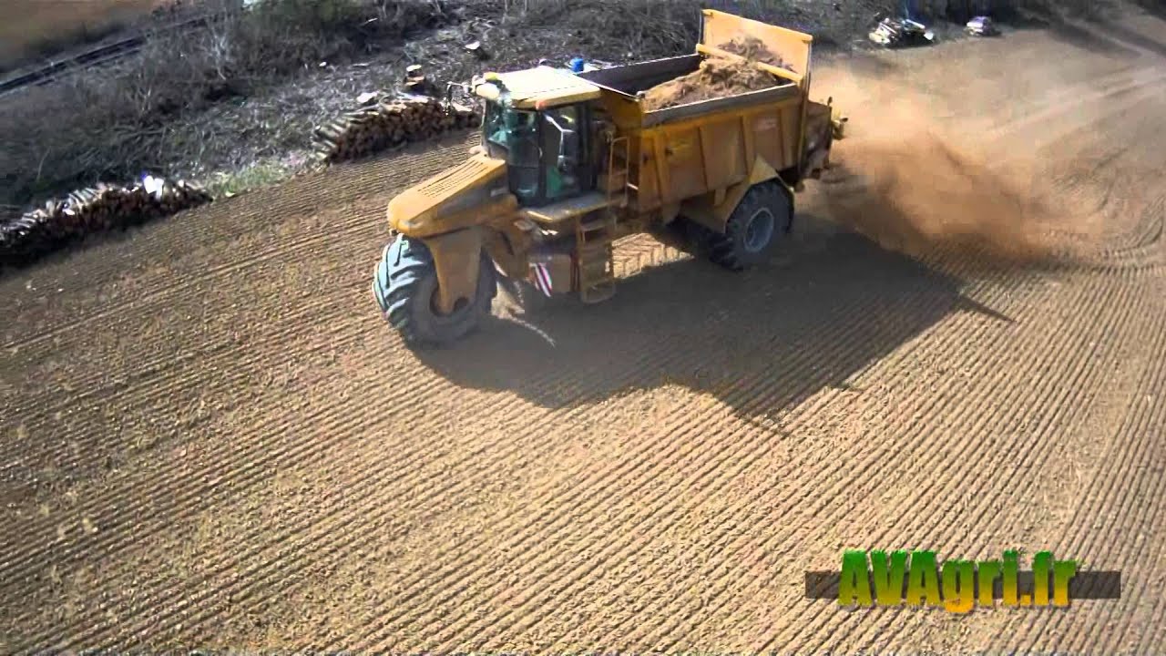 [DJI Phantom et Go pro] CHALLENGER Terra Gator à l'épandage de compost en 2014