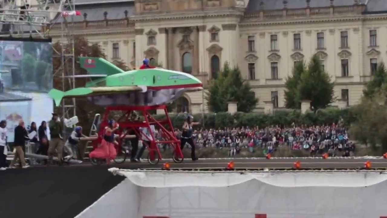 Red Bull Letecký den - Praha 22.9.2013 (Sestřih skoků) HD