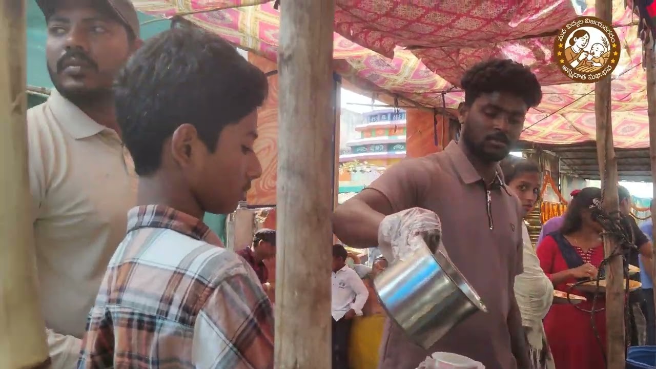 మన విద్యల విజయనగరం అన్నదాత సుఖీభవ  విజయనగరంలో ఉన్నటి వంటి ncs దగ్గర ఈ రోజు మజ్జిక పంపిణీ 