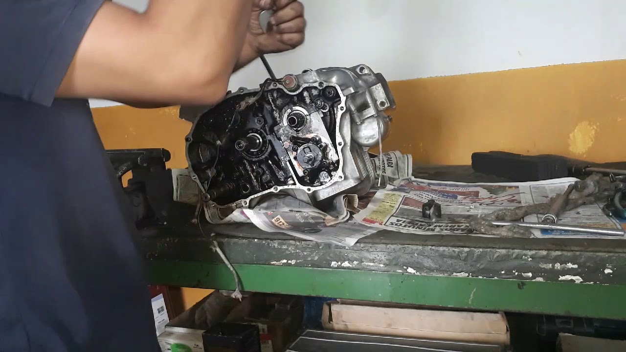 Desmontagem do motor da CB 400 parte 2