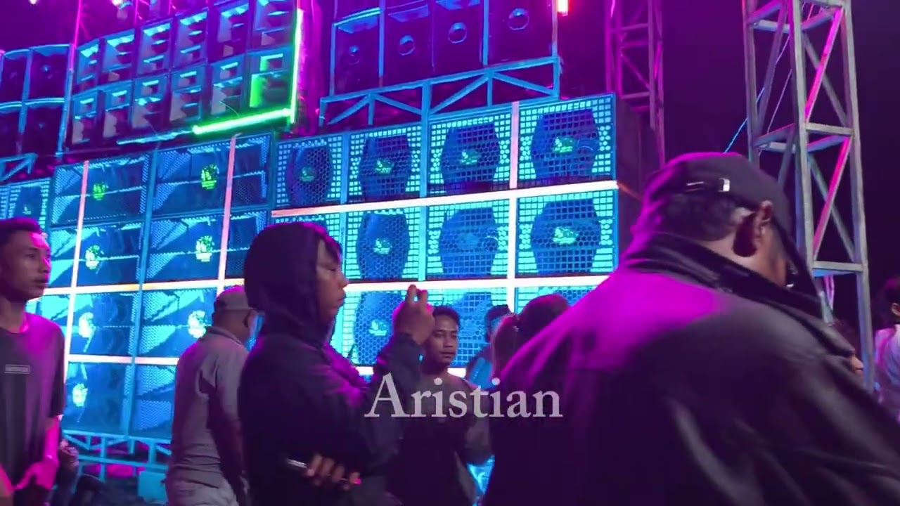 boss muda datang sama ayang nya,, Benny music Party langsung dipadati penonton 