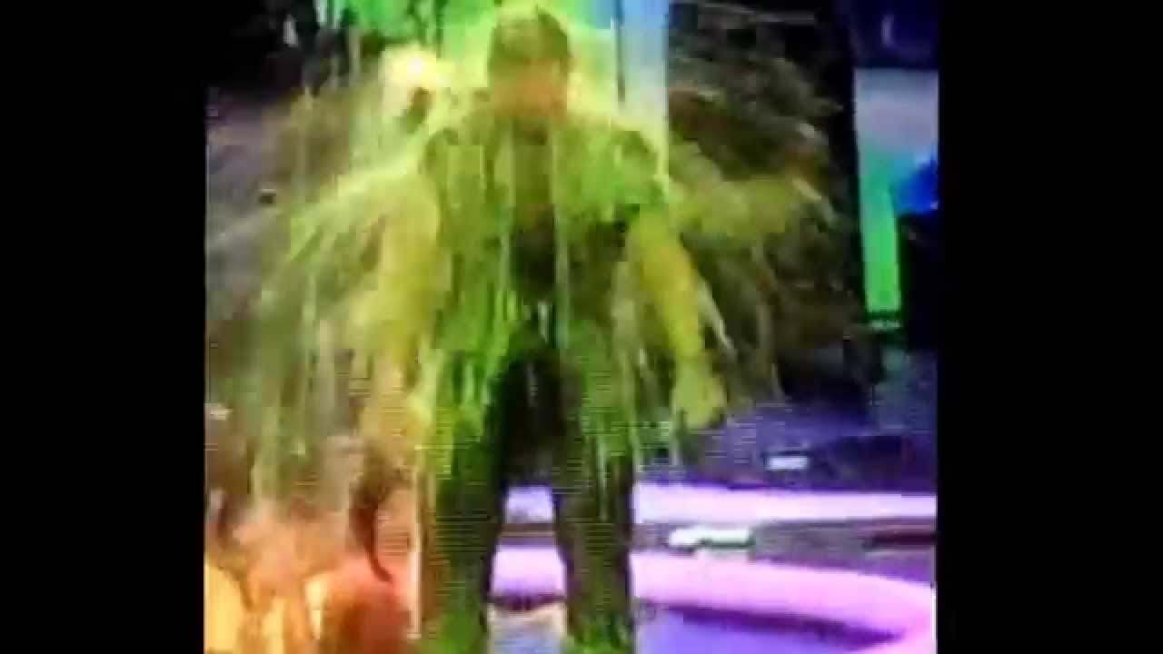Kids choice awards host gets Slimed for the 1st time