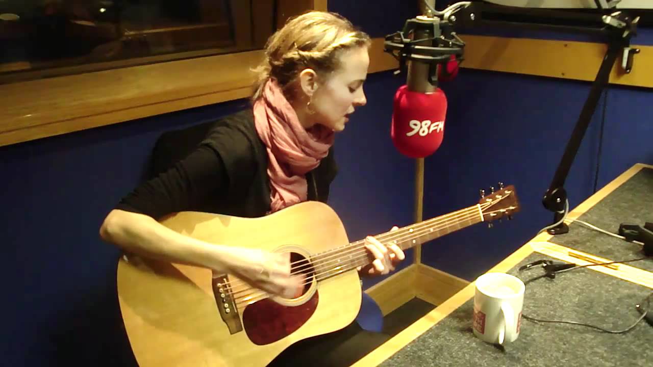 Gemma Hayes 'Keep Running' Live Acoustic - HD Audio
