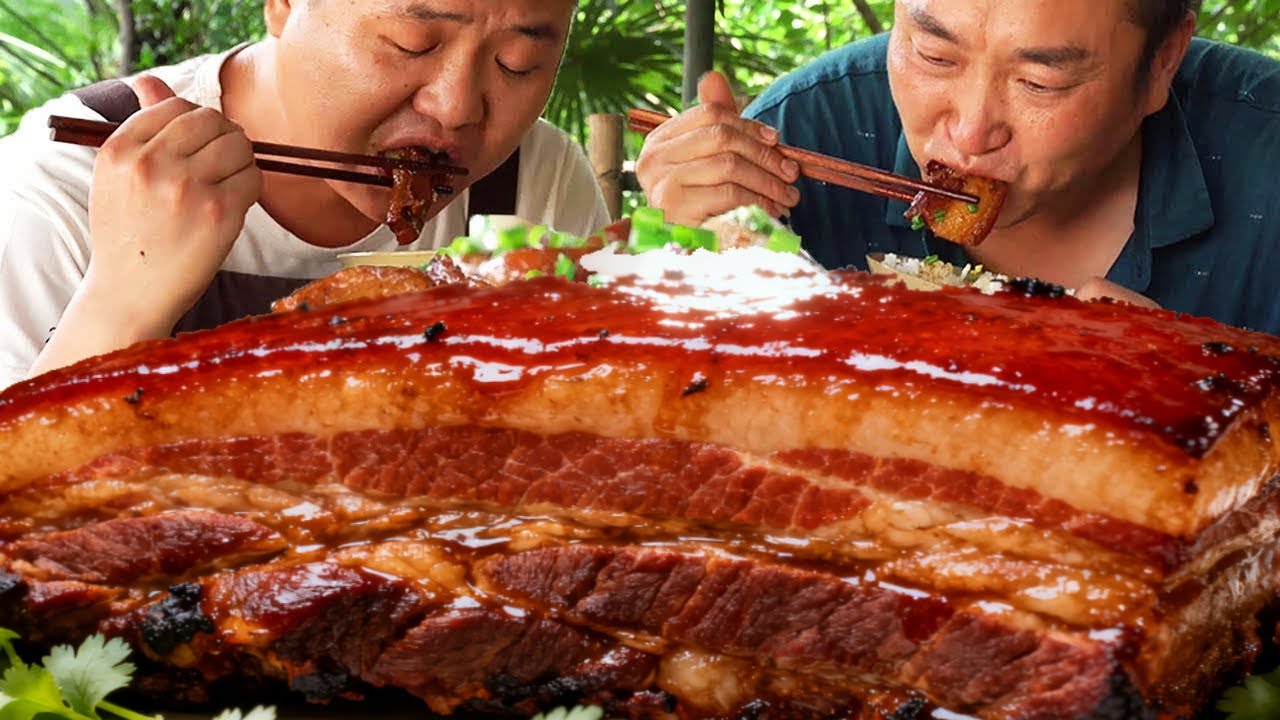 8斤豬肉，二弟做“把子肉”，肥而不膩，一整片嗦著吃，過癮！ 【鐵鍋視頻】